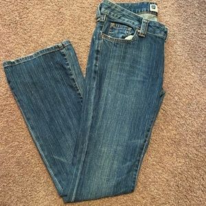 Low rise jeans